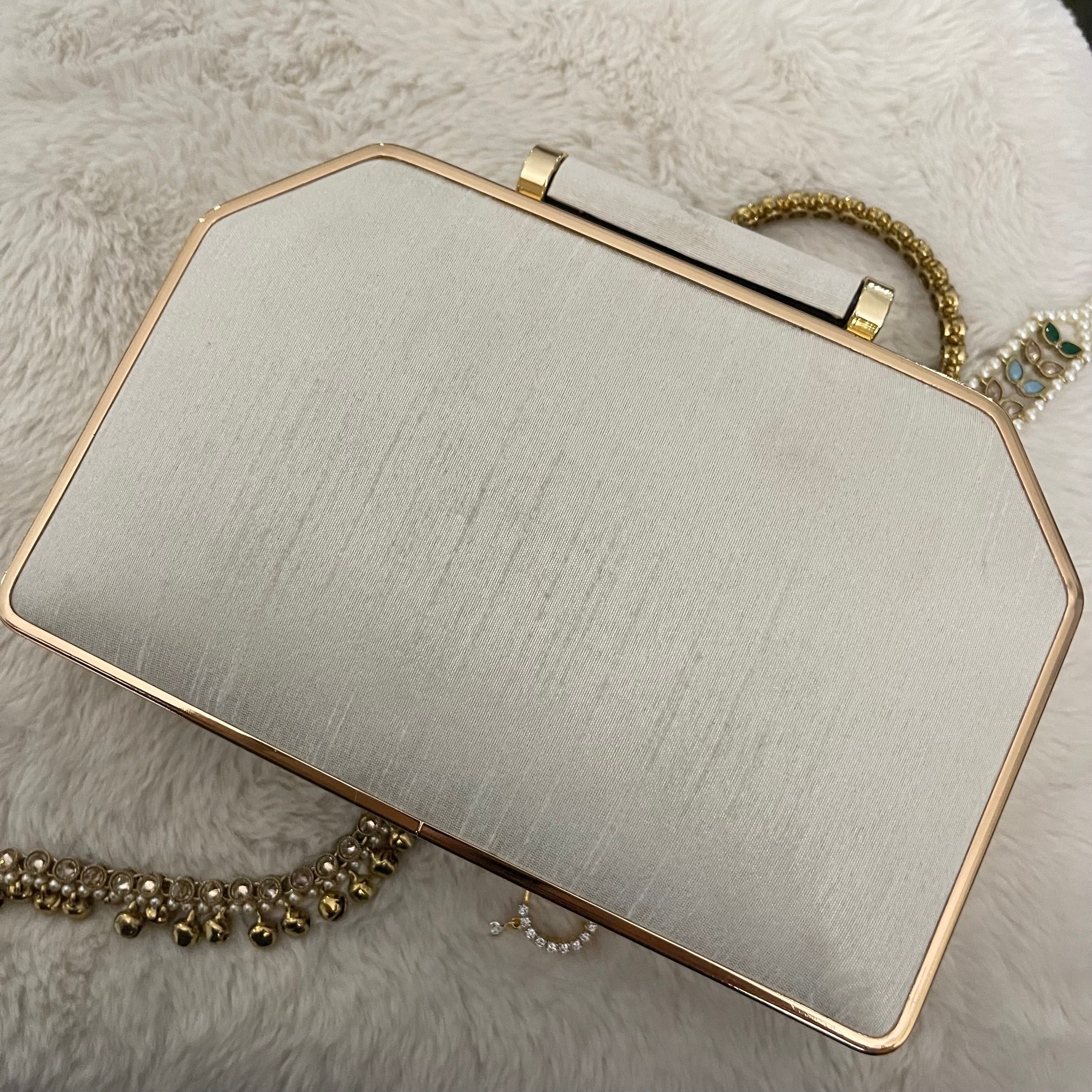 KAUR CLUTCH - WHITE